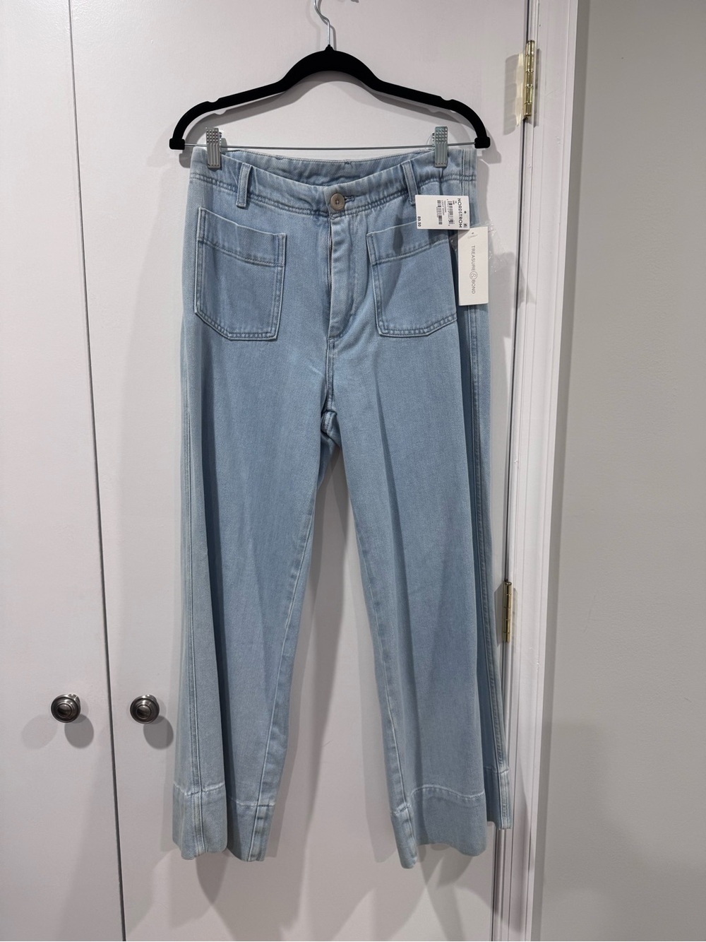 Treasure Bond NWT Nordstrom Light Blue Straight-Leg Women’s Jeans